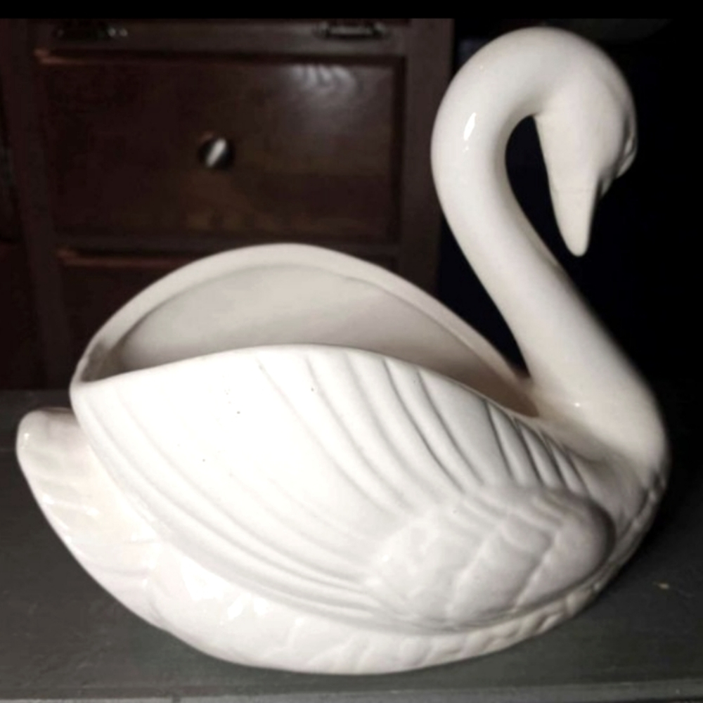 Swan Planter
